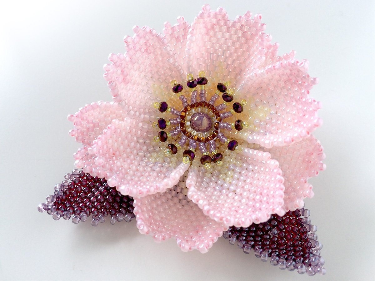 как плести цветочки из бисера