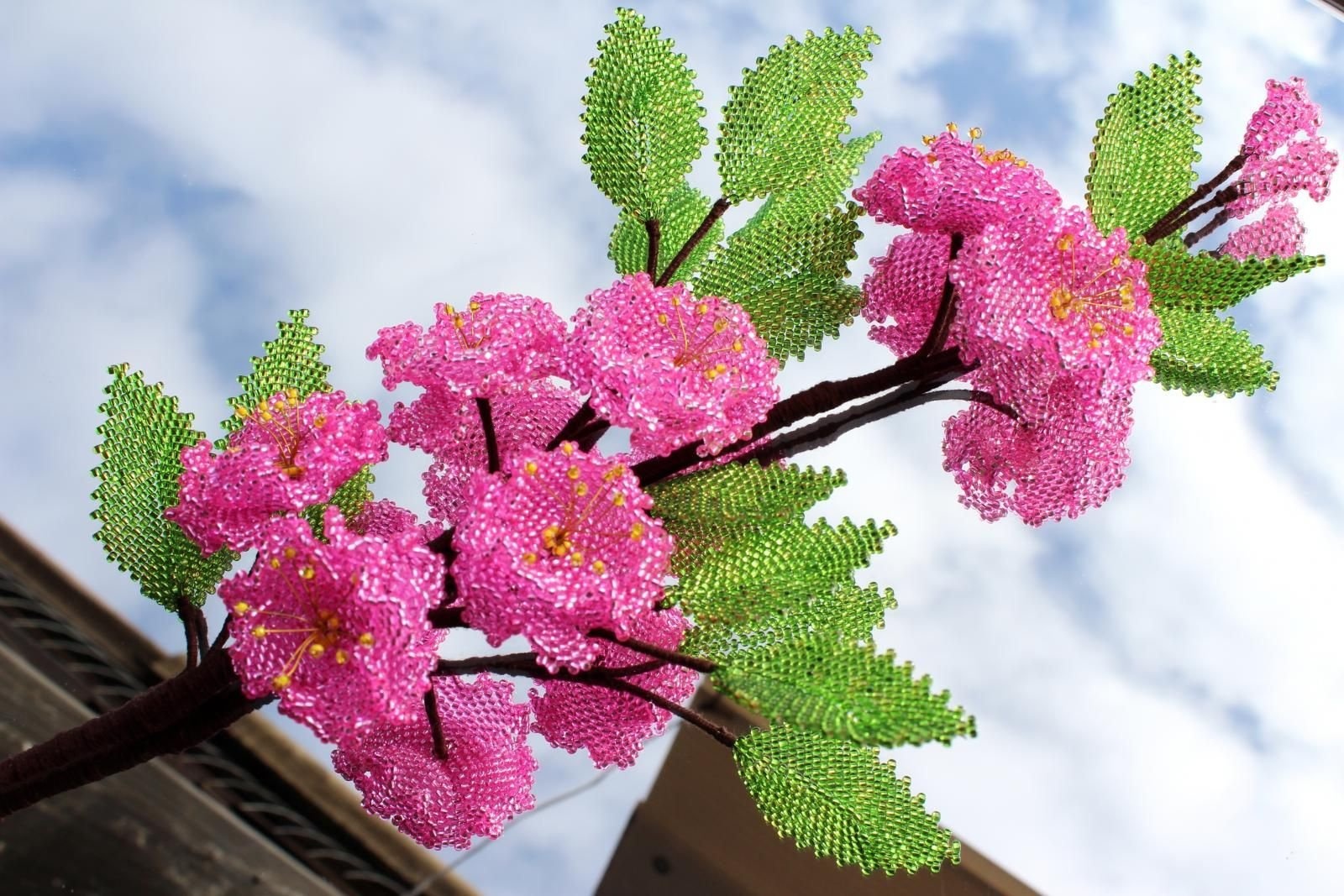 как плести цветочки из бисера