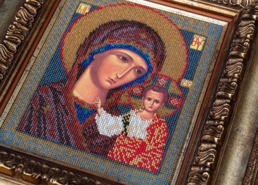 Как самостоятельно смастерить иконы бисером. Особенности плетения бисером иконы &laquo;Святая Елена&raquo; и советы для новичков.
