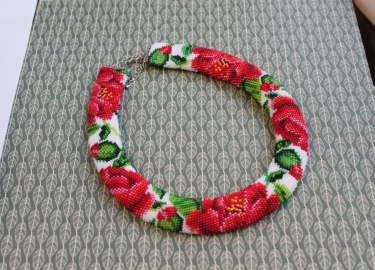 Как смастерить жгут из бисера в технике голландская спираль своими руками. Особенности плетения подобного изделия.
