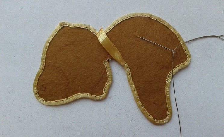 брошь из бисера